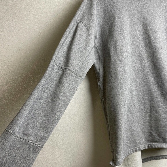 Adidas Reigning Champ Womens Sweatshirt Medium Gray Crewneck Pullover Athletic - Picture 4 of 12